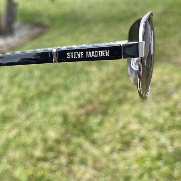 STEVE MADDEN Mariner Sunglasses In Silver Black 57-12-130 100% UV Protection - Picture 8 of 12